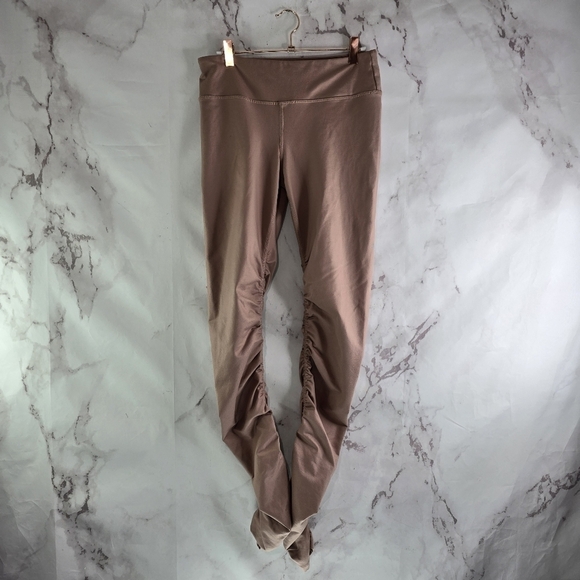 Alo Leggings Womens Medium Light Pink Ruched Goddess High Rise Yoga - Picture 2 of 10